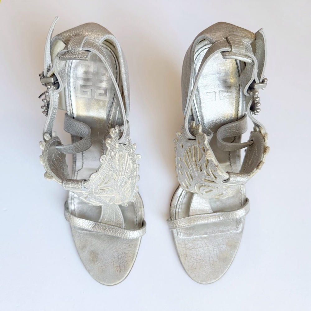 GIVENCHY METALLIC SILVER CRACKED LEATHER OPEN TOE CHUNKY HEELS - Picture 5 of 11